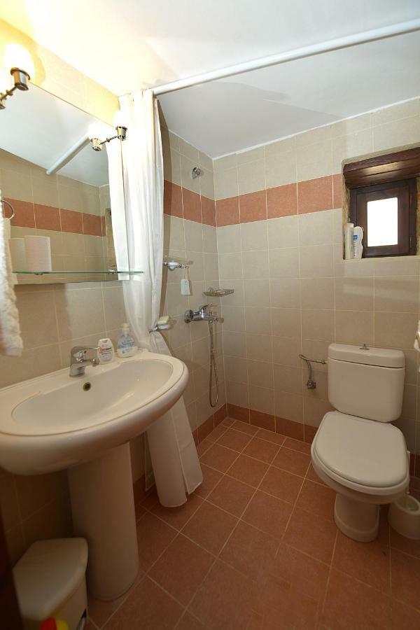 Rosalia Apartments Chalki Town ภายนอก รูปภาพ